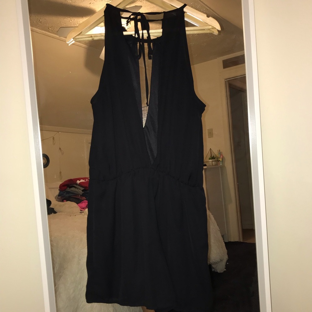Plunging Neck Romper - Picture 3 of 5